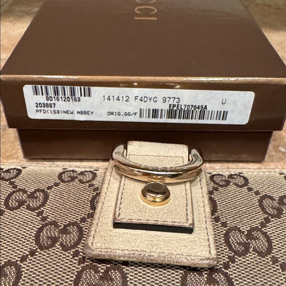 Authentic Gucci GG Canvas New Abbey
D Ring Long Wallet Cream Leather w/ box - Picture 4 of 12